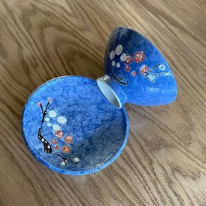 Asian bowl hand‎ painted flowers footed bowl Japanese style.